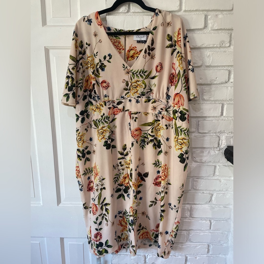 Knee length floral dress size 20 with flutter sleeve